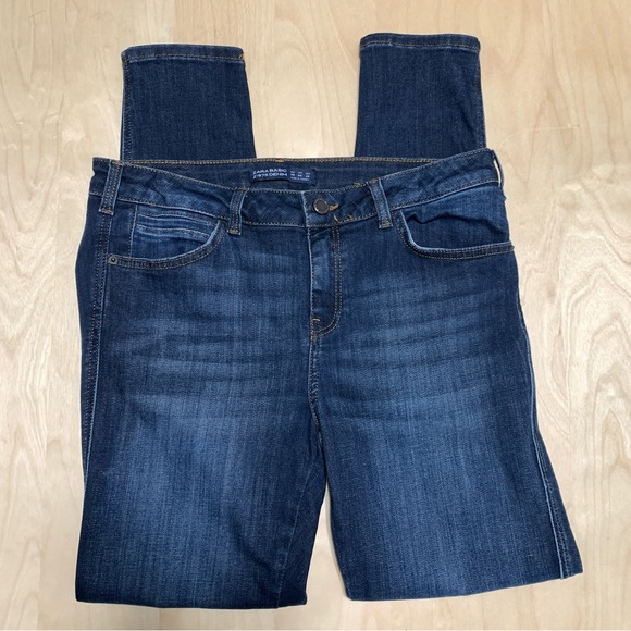 ZARA Mid Rise Skinny Crop Jeans (8) - Picture 2 of 6
